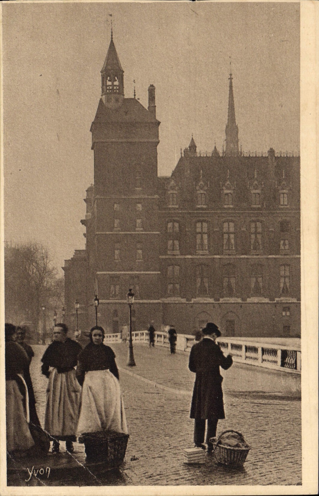 CPA Paris Retour des Halles