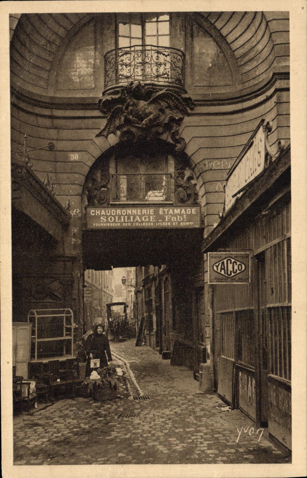 CPA Paris La Cour du Dragon Yacco