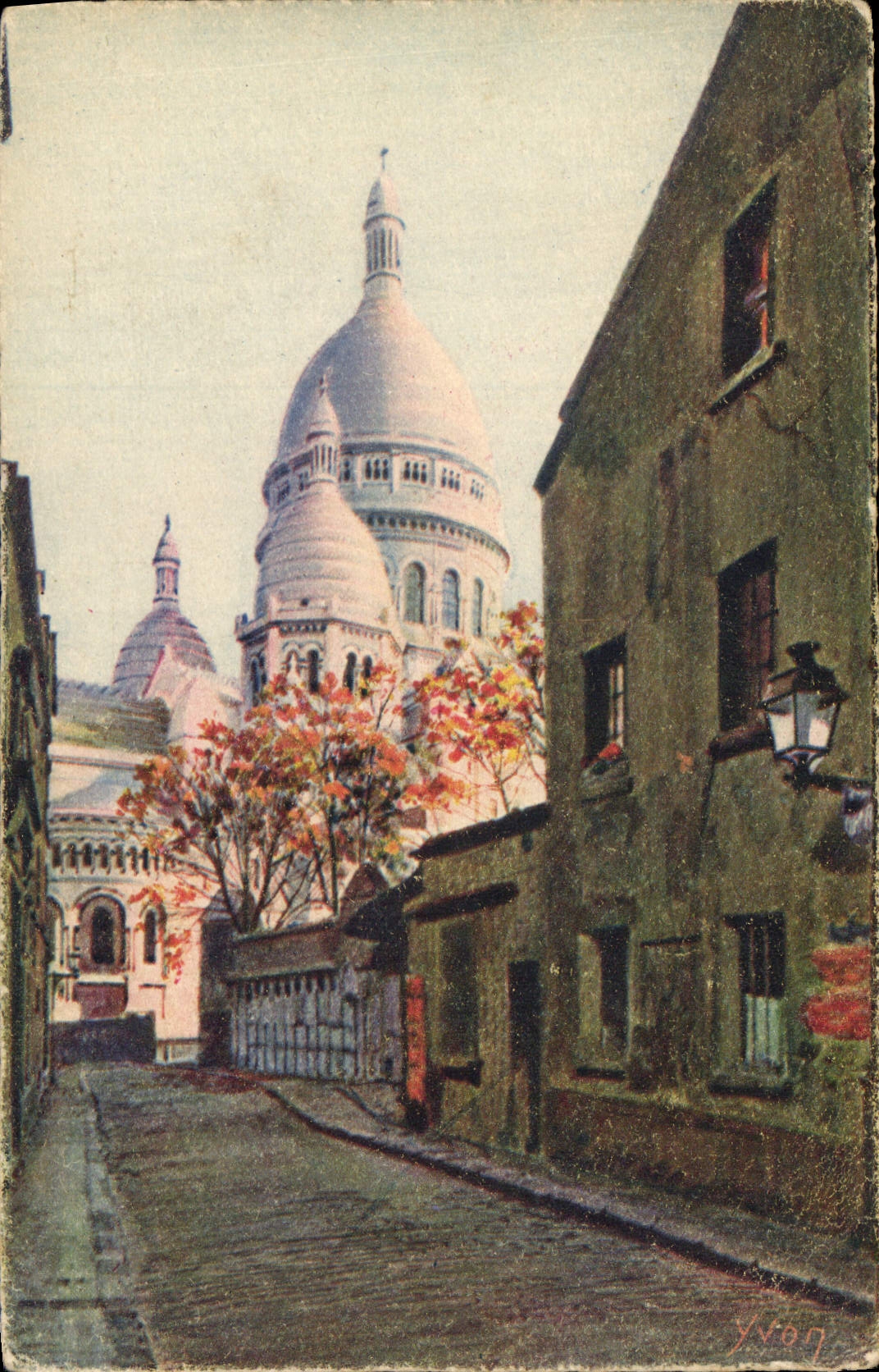 CPA Paris Montmartre La Basilique vue de la Rue du Chevalier de la Barre 
