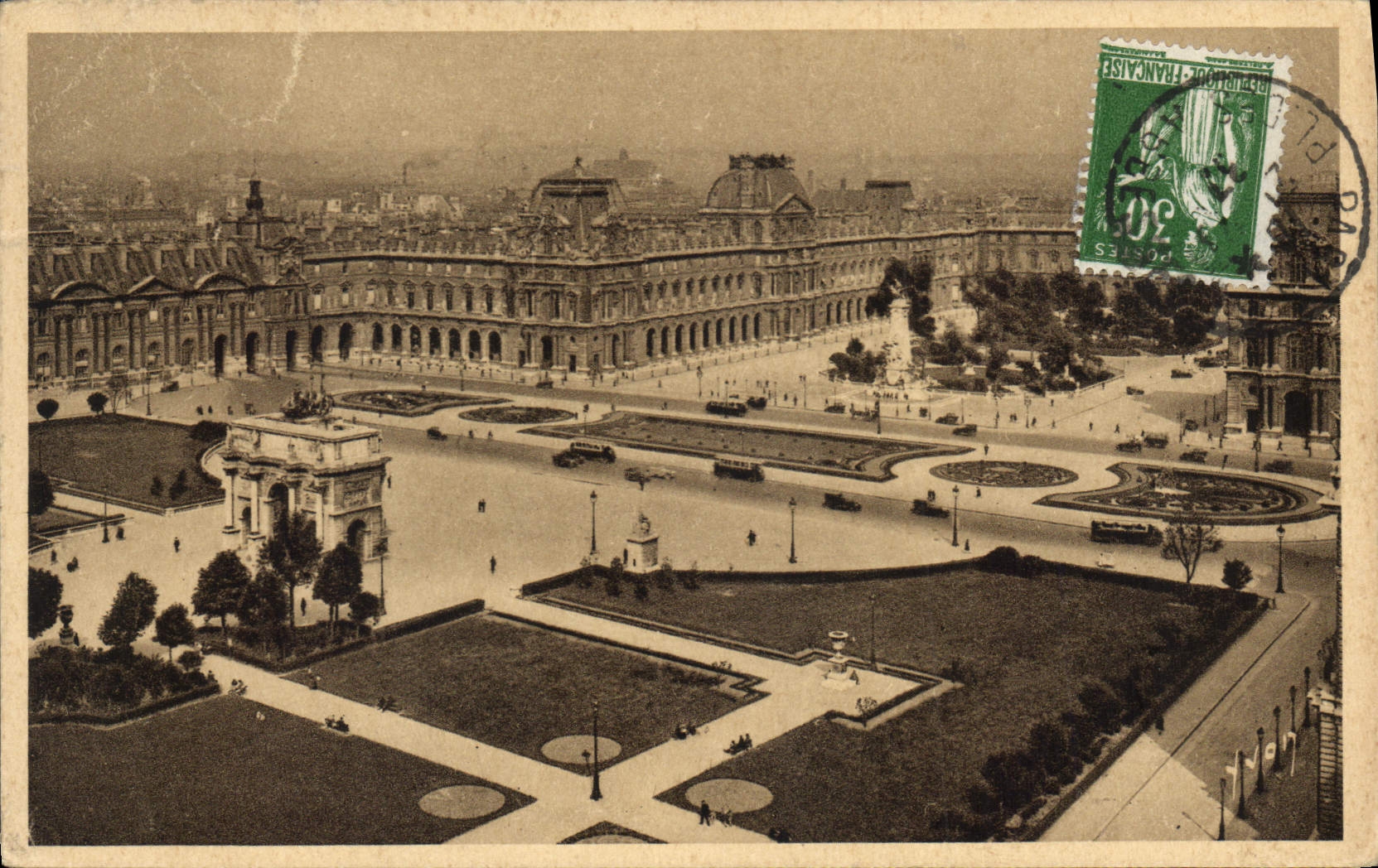 CPA Paris Perspective sur la Place du Carrousel
