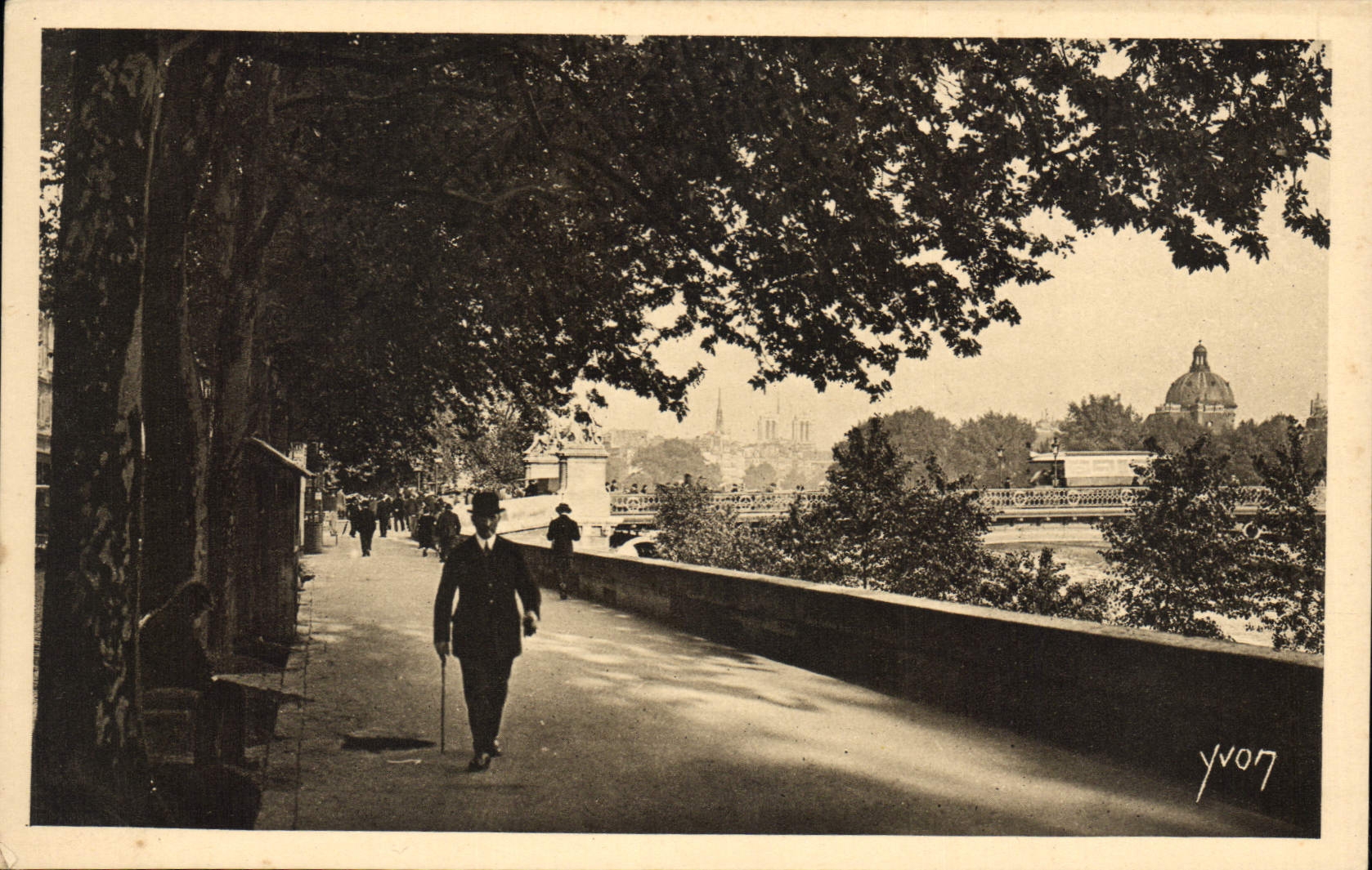 CPA Paris Le Quai des Tuileries 