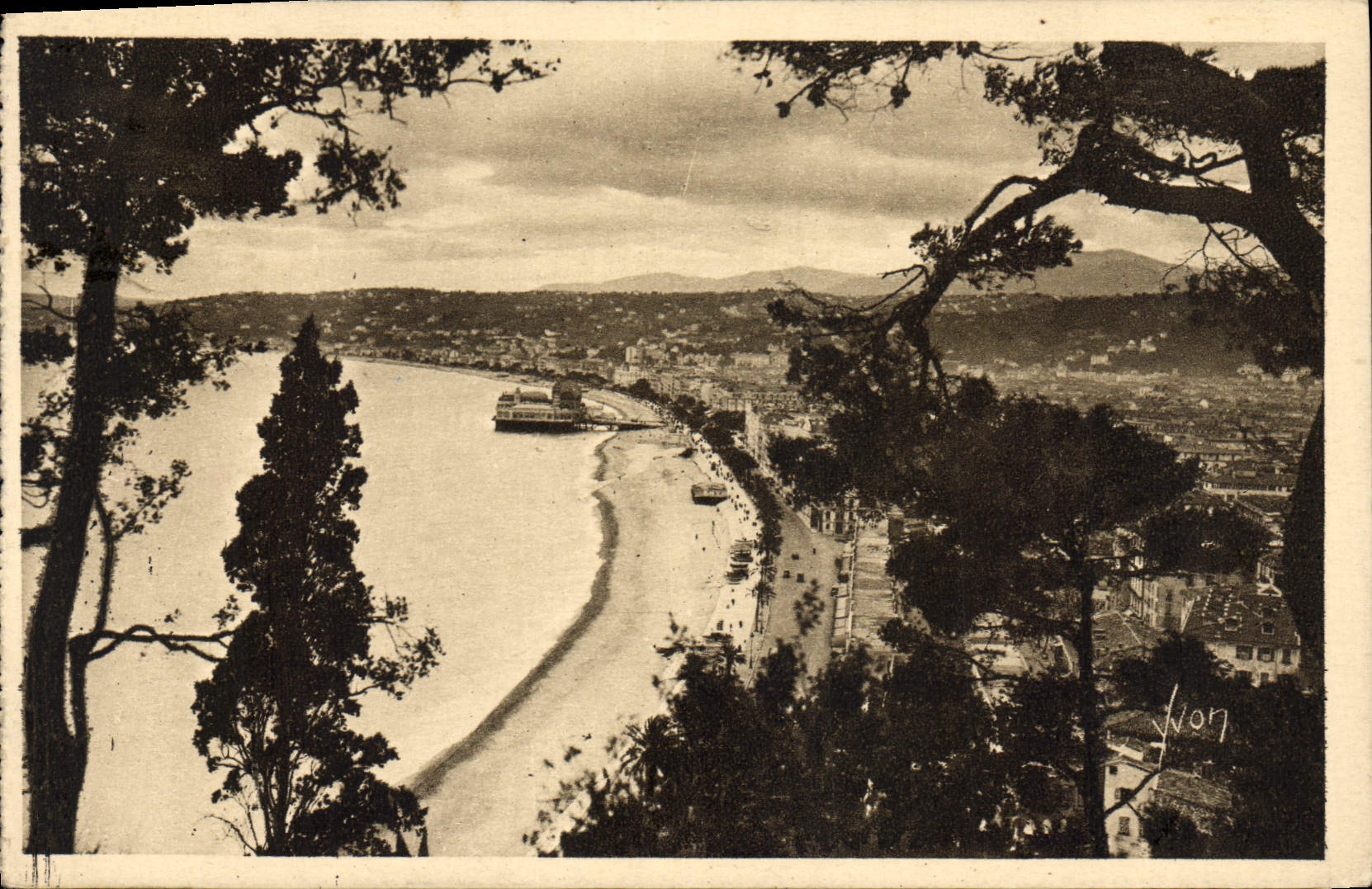 CPA Nice Vue generale et Baie des Anges 