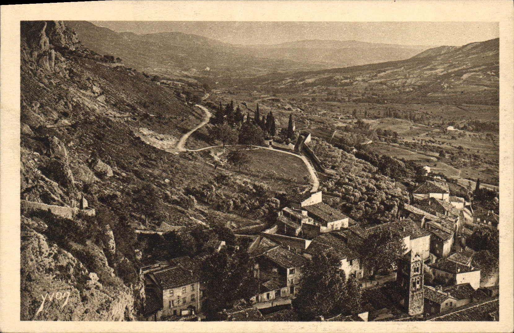 CPA Paysages et Pierres de Provence La Vallee de Moustiers Ste Marie
