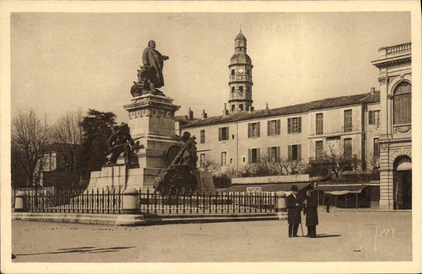 CPA Cahors Lot Place Gambetta et tour du Lycee 