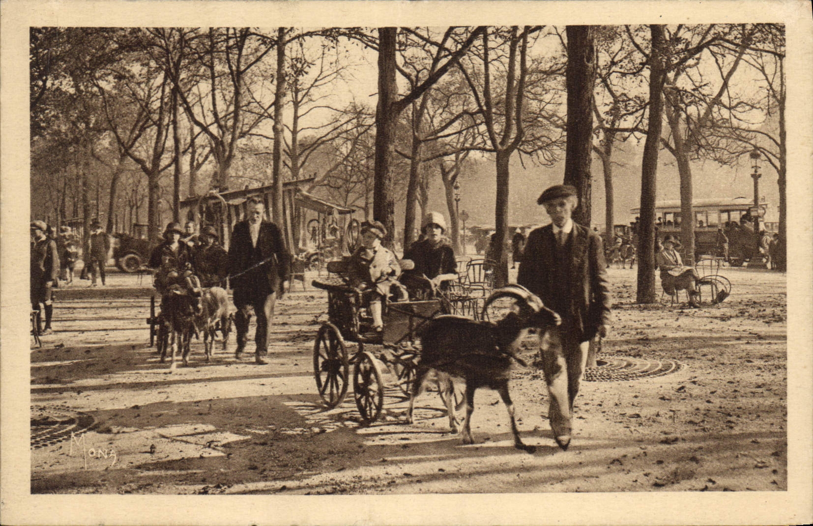 CPA Les Petits Tableaux de Paris Aux Champs Elyses les voitures aux Chevres