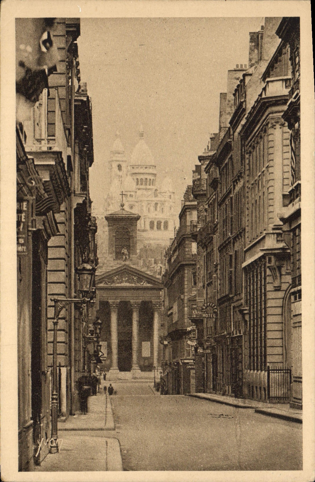 CPA Paris Le Sacre Coeur vu de la Rue Laffitte 
