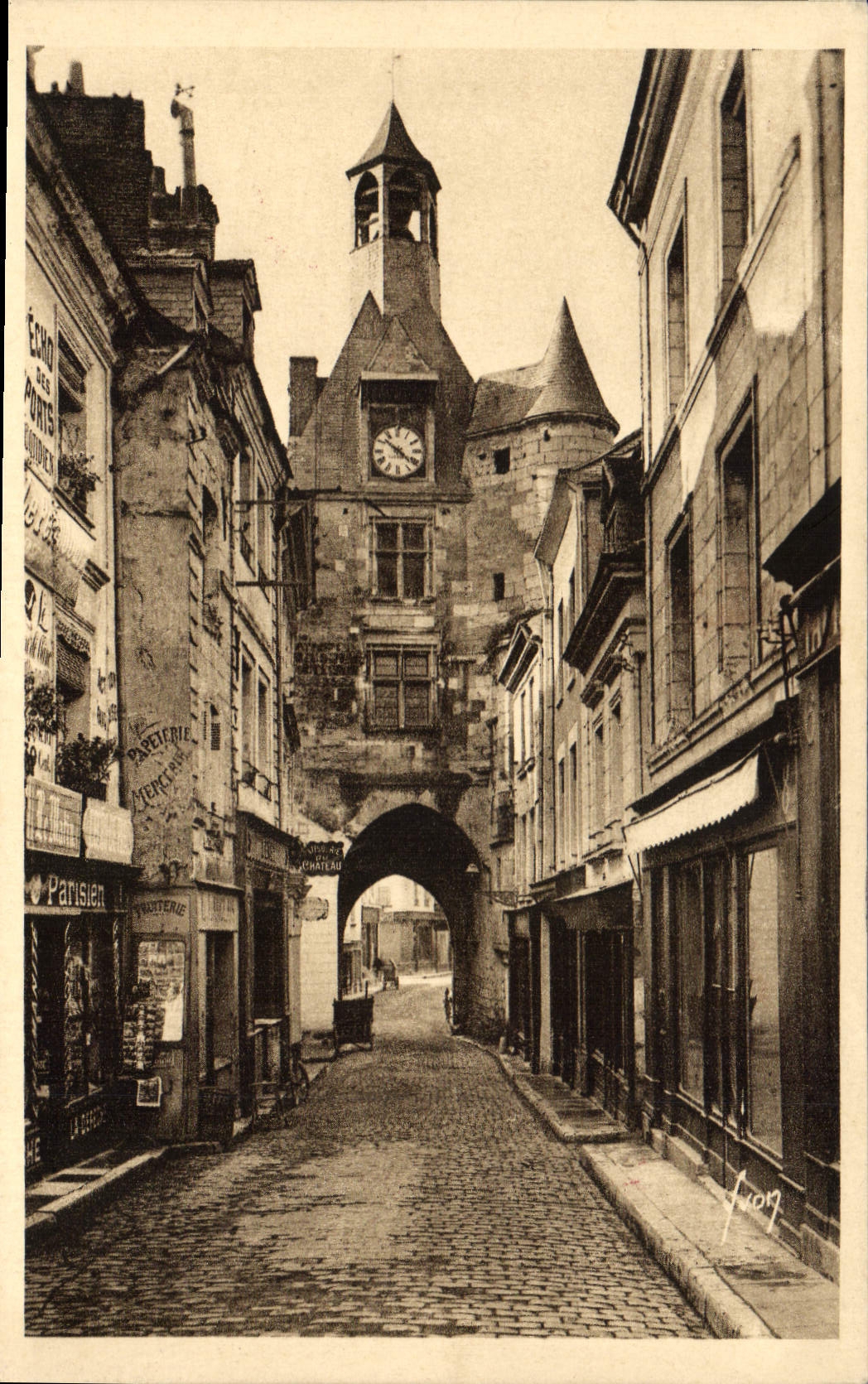 CPA Amboise Indre et Loire Tour de l'horloge