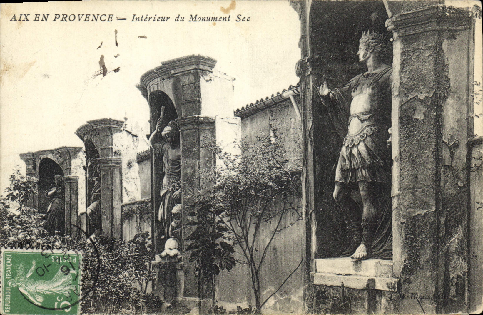 CPA Aix en Provence Interieur du Monument Sec 