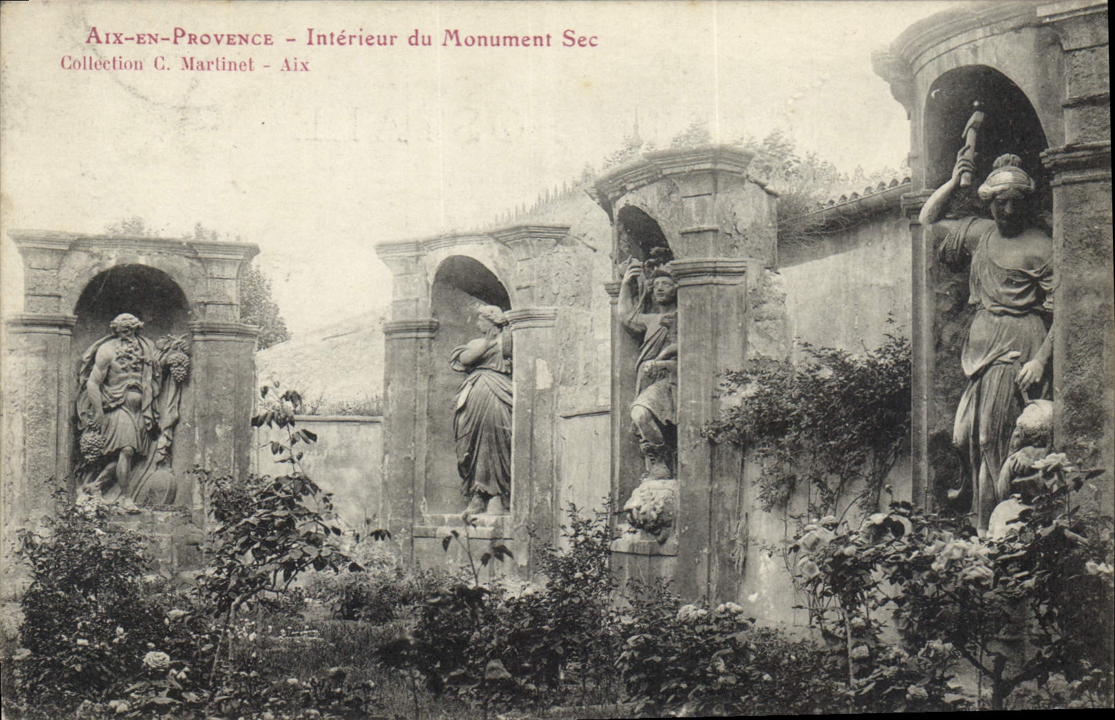 CPA Aix en Provence Interieur du Monument Sec 