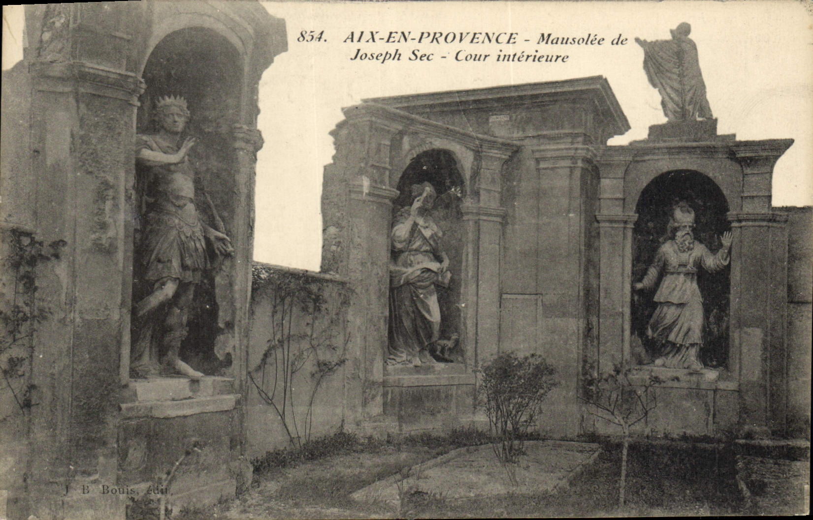 CPA Aix en Provence Mausolee de Joseph Sec Cour interieure 
