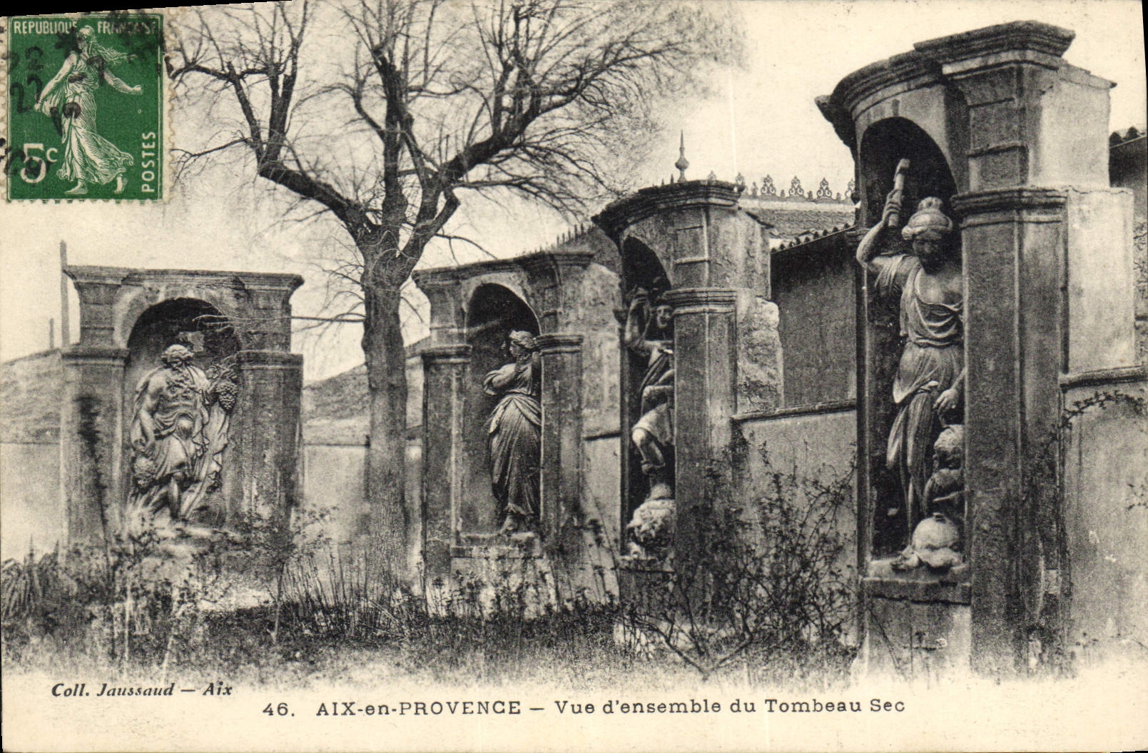 CPA Aix en Provence Vue d'ensemble du Tombeau Sec 