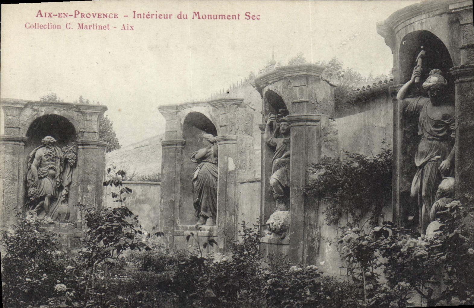 CPA Aix en Provence Interieur du Monument Sec 