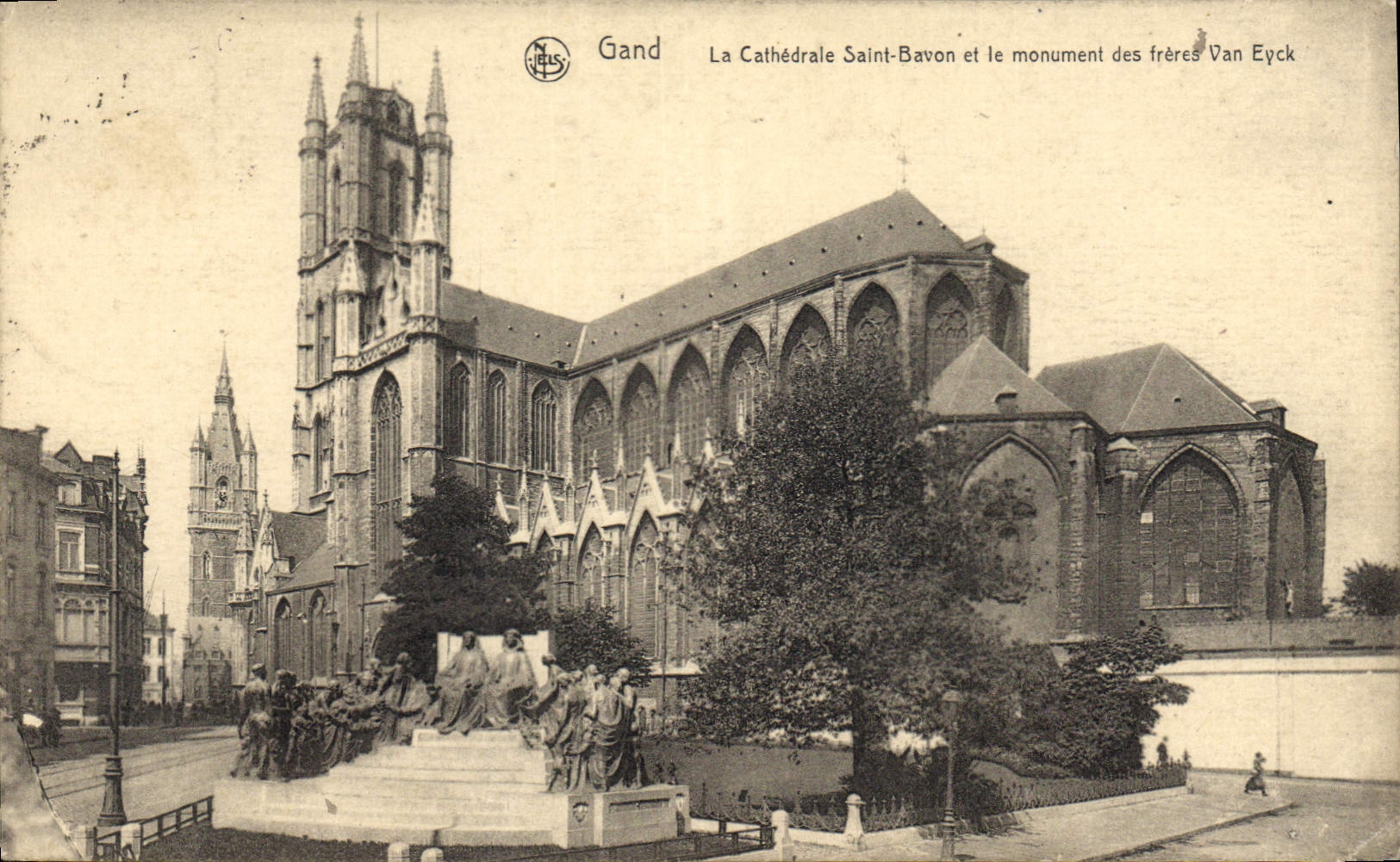 CPA Gand La Cathedrale Saint Bavon et le monument des freres Van Eyck