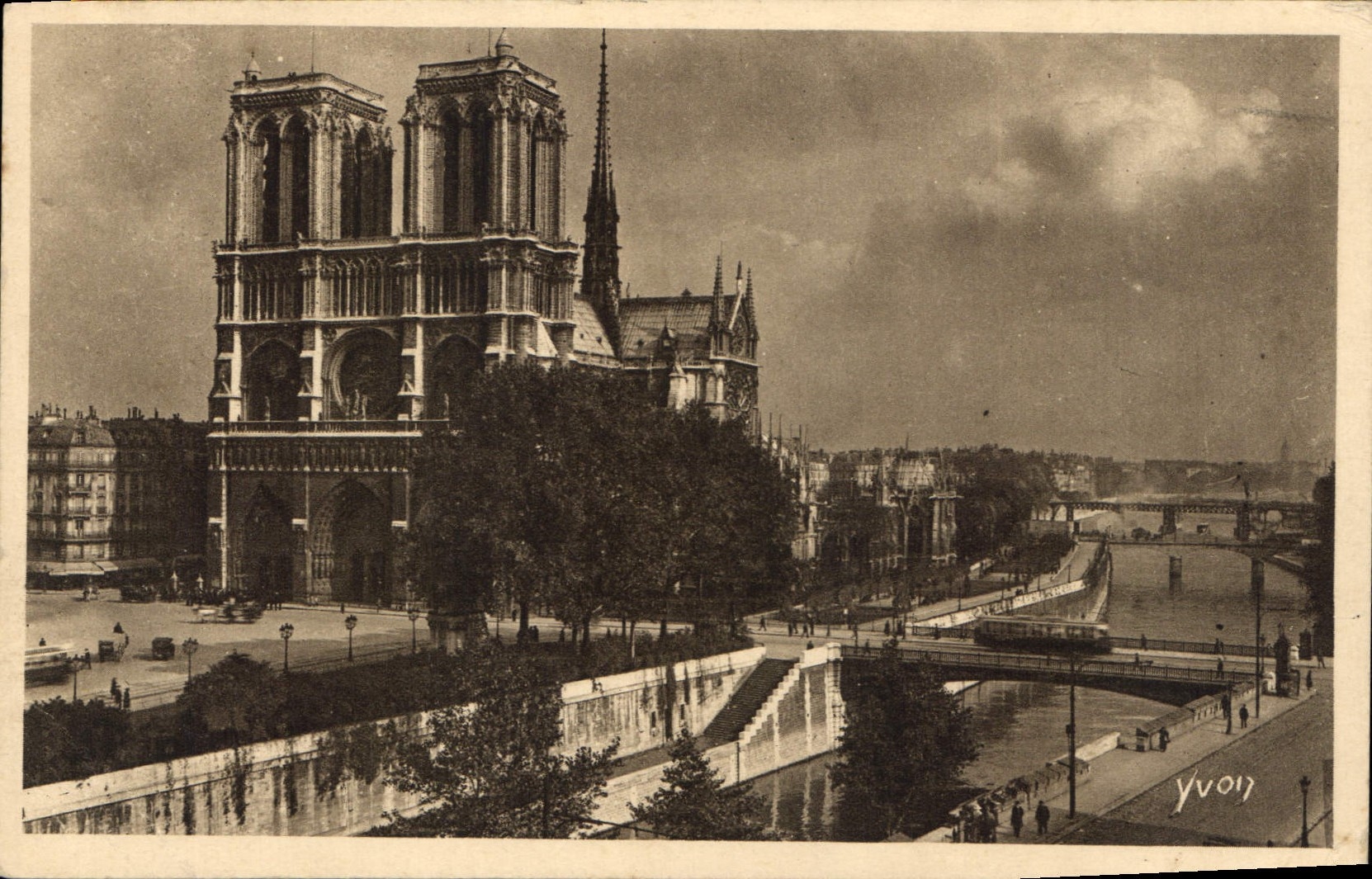 CPA Paris Notre Dame de Paris Vue generale 