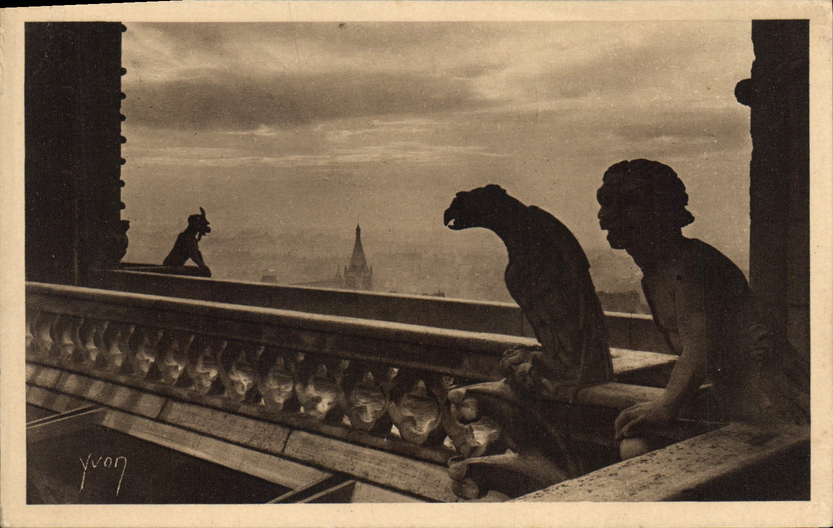 CPA Paris Notre Dame de Paris Detail de la facade Ouest 
