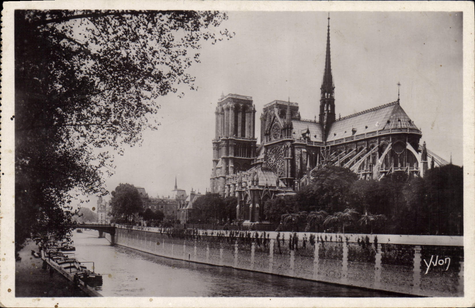 CPA Paris Notre Dame et le Square de l'Archeveche 