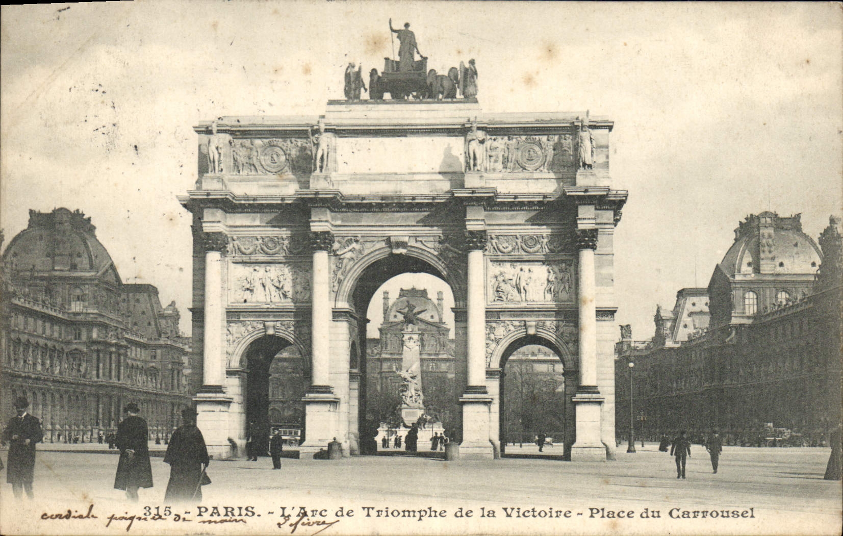 CPA Paris l'Arc de Triomphe de la Victoire Place du carrousel 