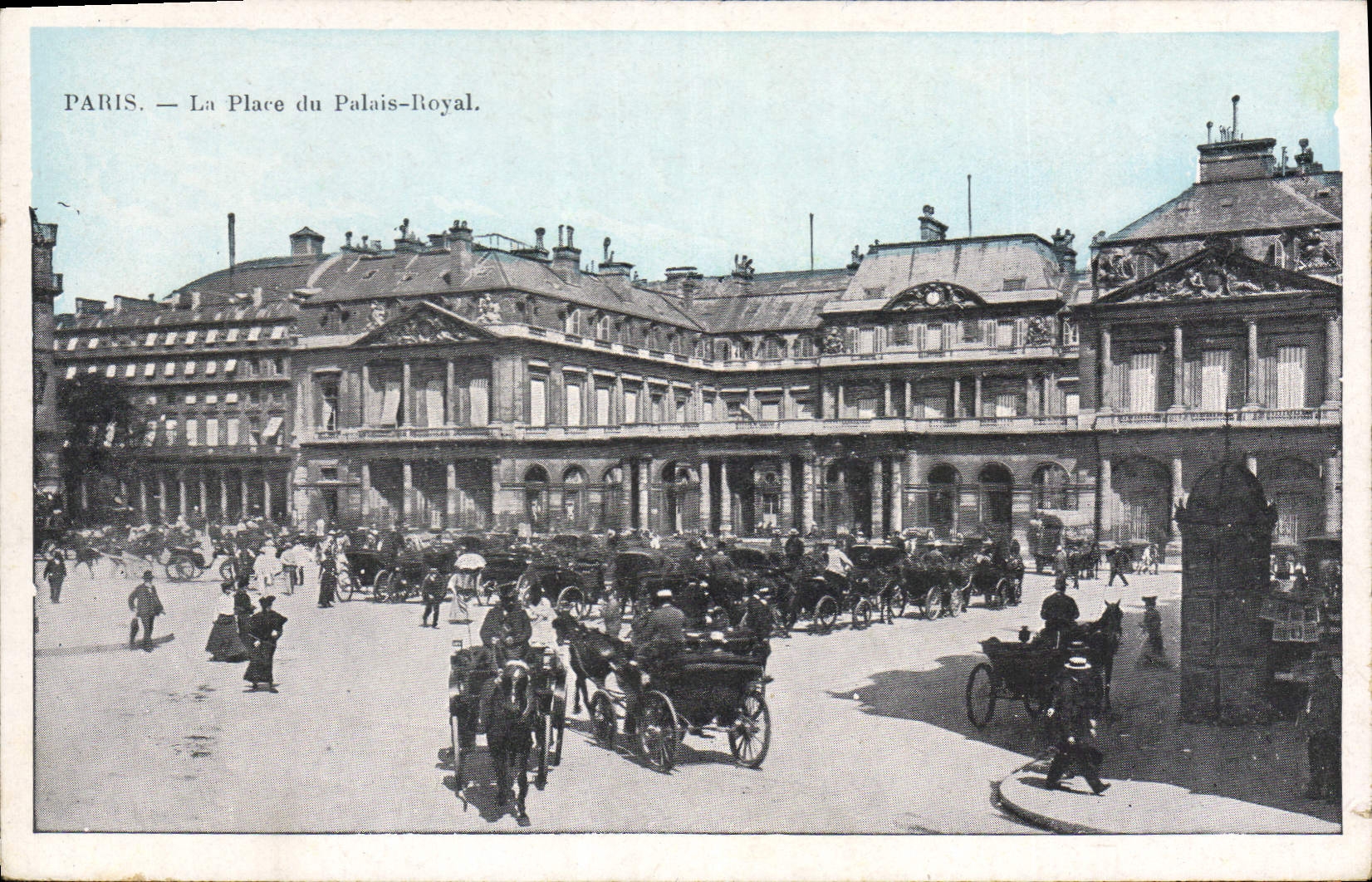 CPA Paris la Place du Palais Royal