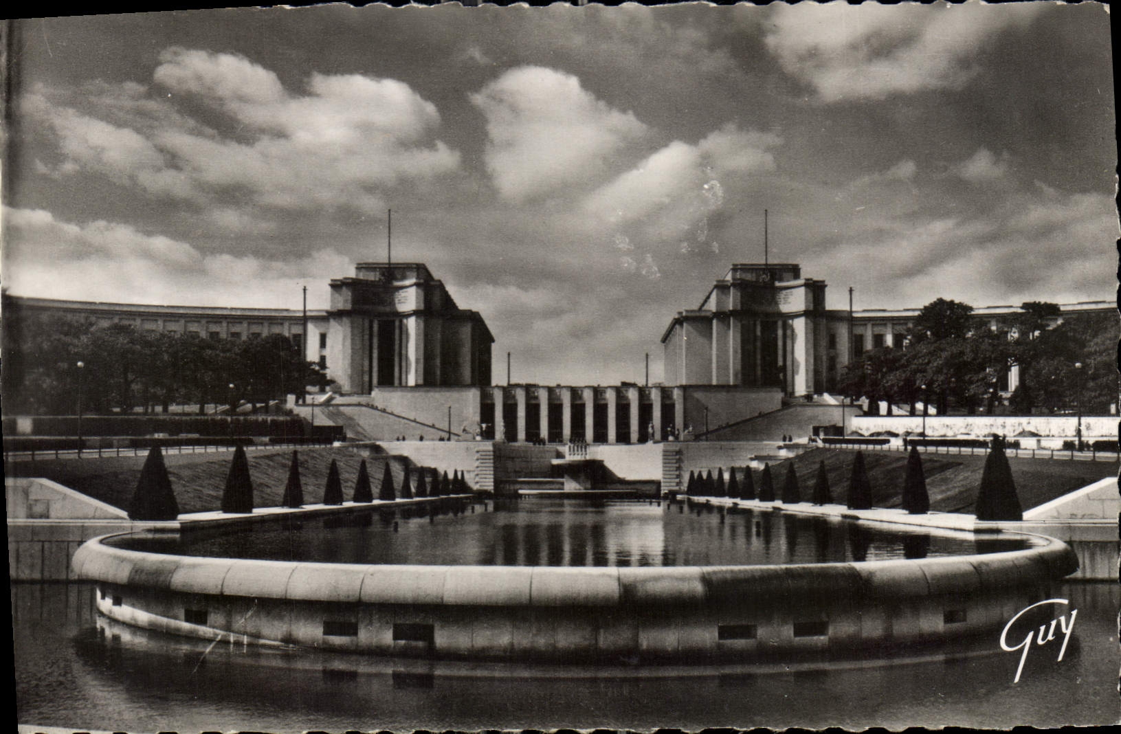 CPA Paris et ses Merveilles le Palais de Chaillot vu des Jardins Architectes MM Azeno Boileau Carlu