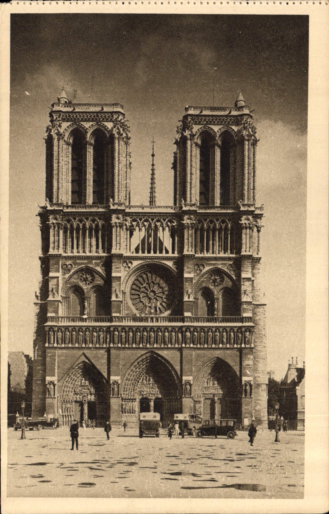 CPA Paris en flanant Notre Dame Facade 