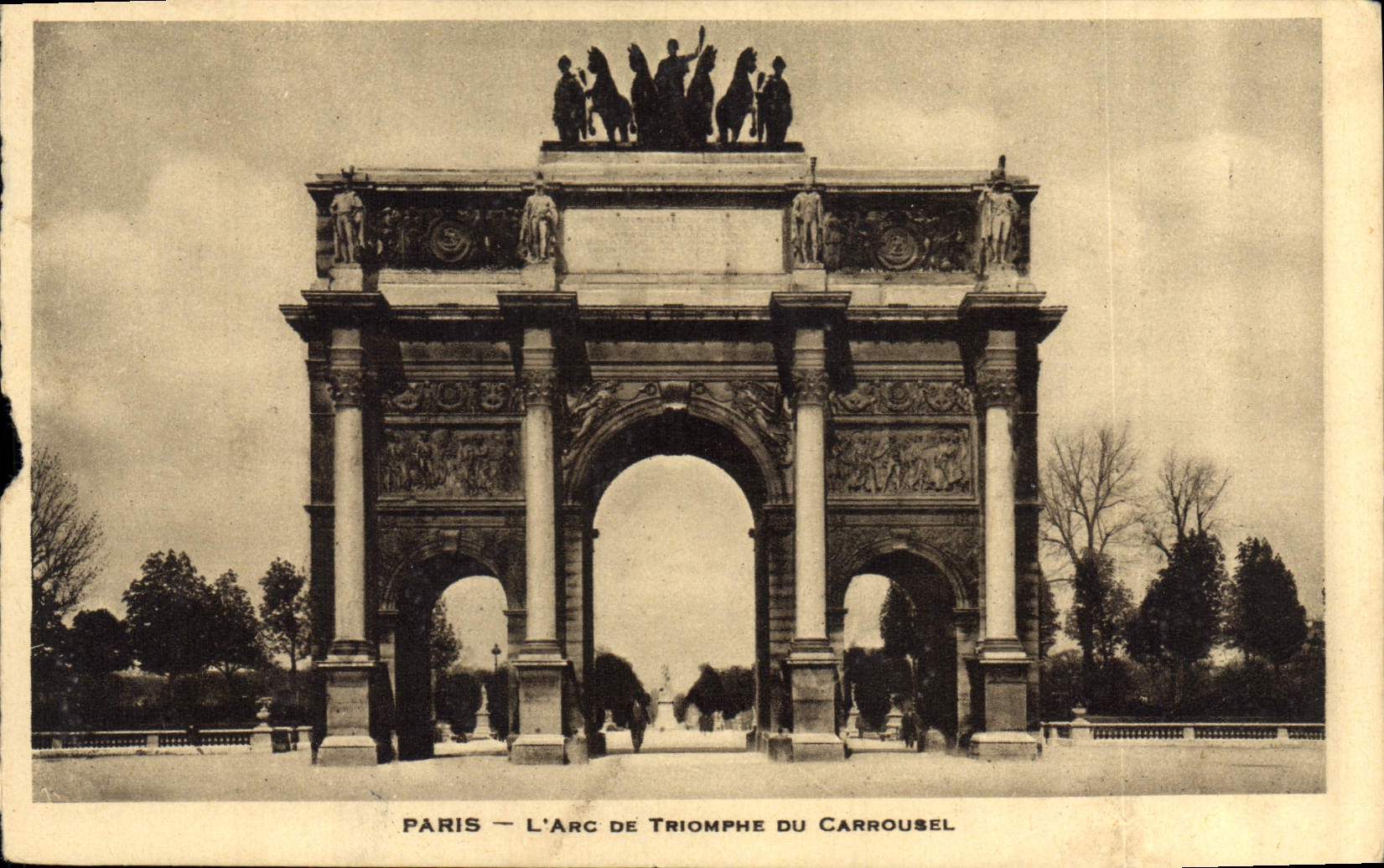 CPA Paris l'Arc de Triomphe du Carrousel 