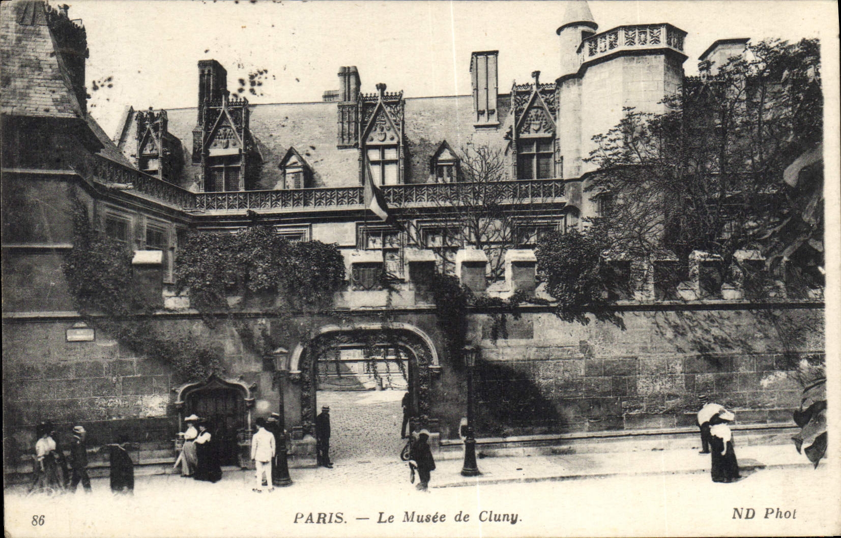 CPA Paris le Musee de Cluny 