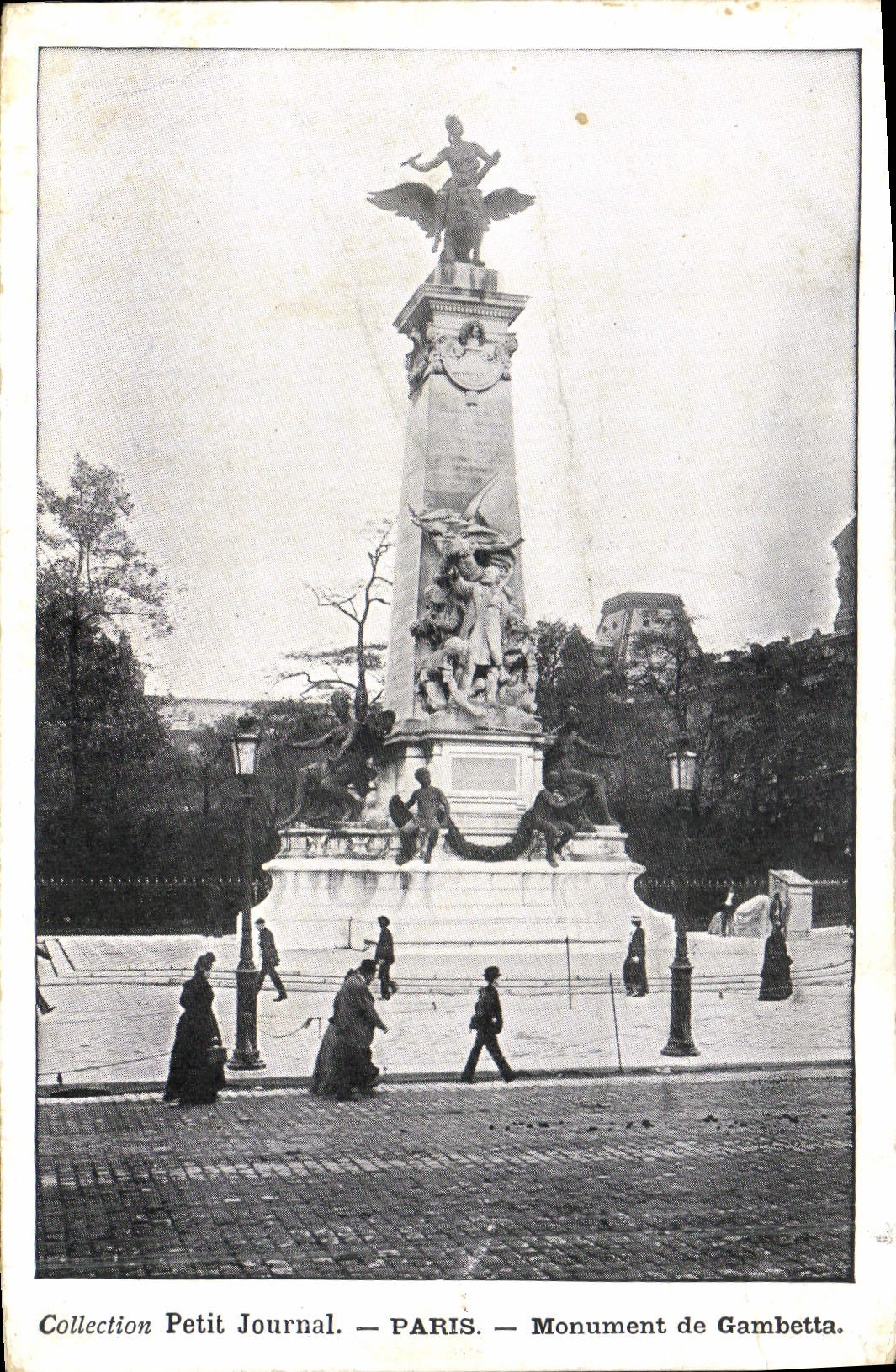 CPA Collection petit Journal Paris Monument de Gambetta