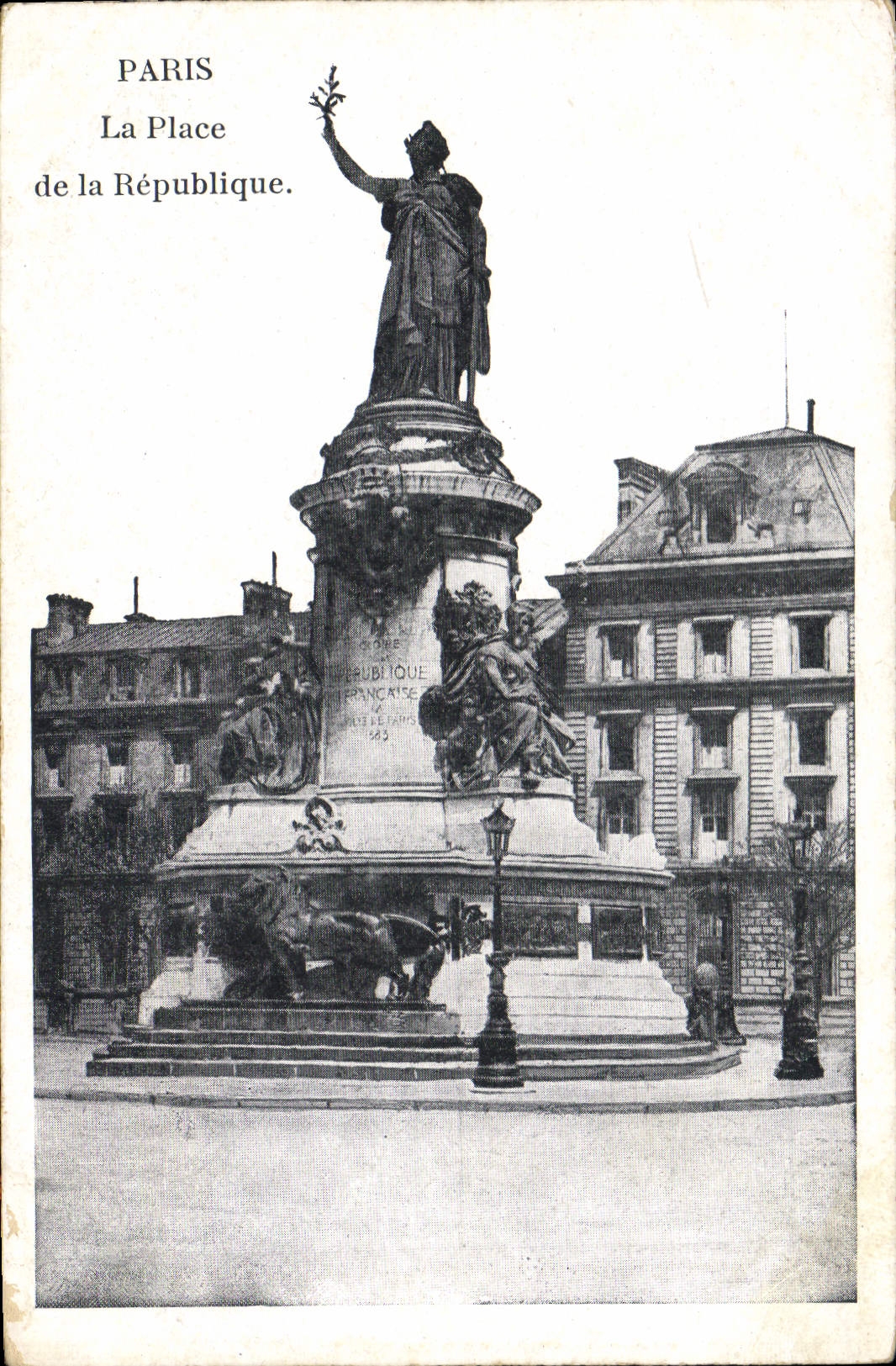CPA Paris la Place de la Republique