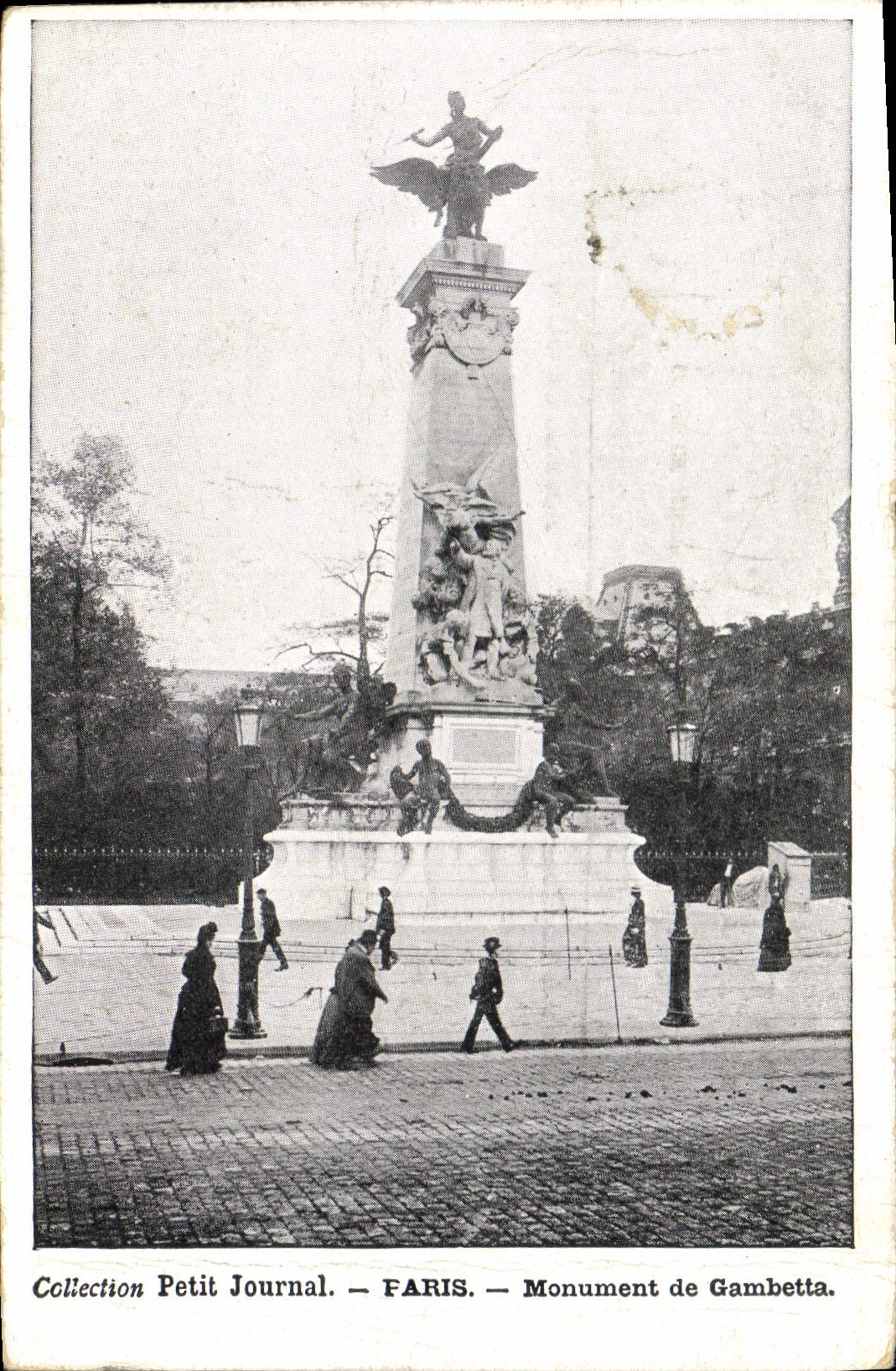 CPA Collection petit Journal Paris Monument de Gambetta 