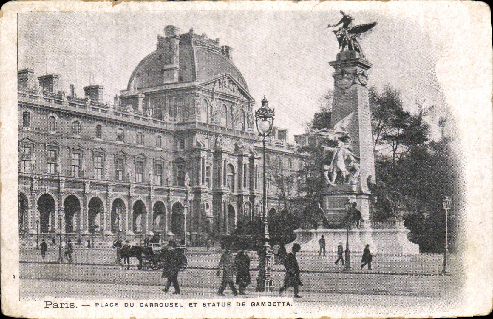 CPA Paris Place du Carrousel et statue de Gambetta 