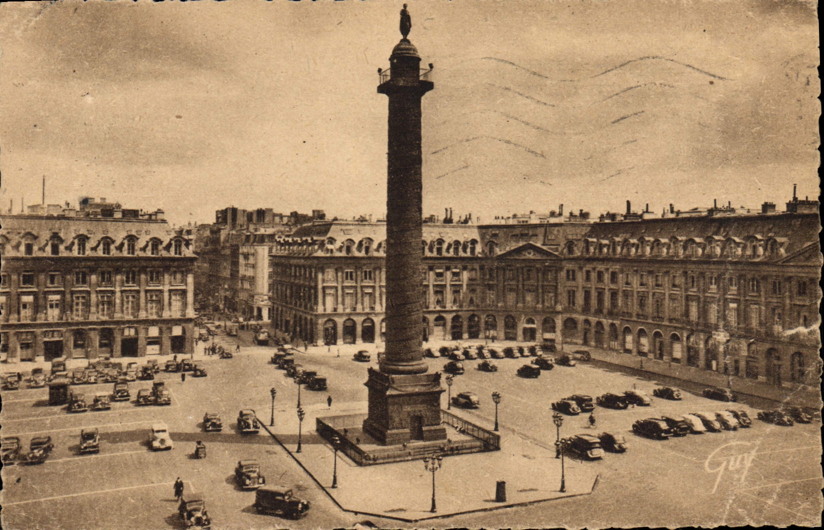 CPA Paris et ses Merveilles Place Vendome et colonne de la Grande Armee