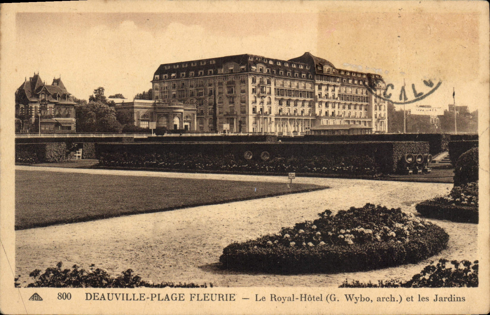 CPA Deauville Plage Fleurie Le Royal Hotel