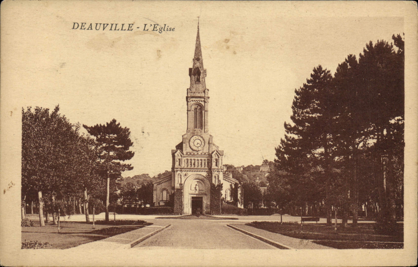 CPA Deauville L'Eglise 