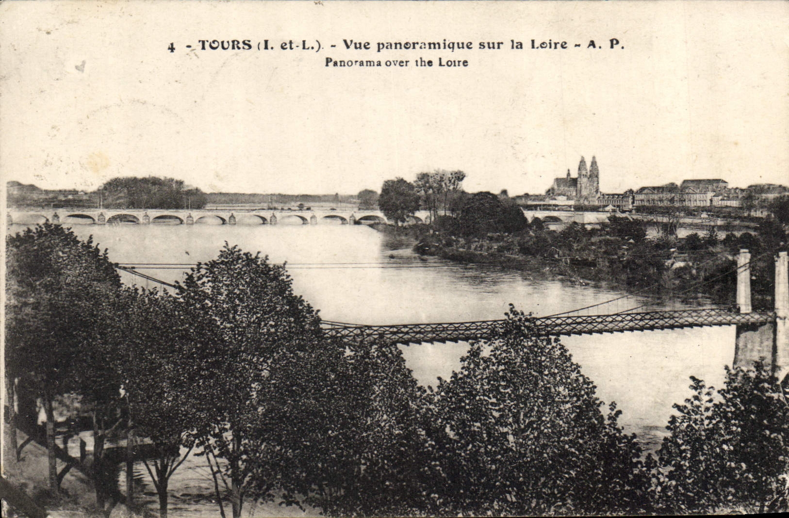 CPA Tours I et L Vue panoramique sur la Loire 