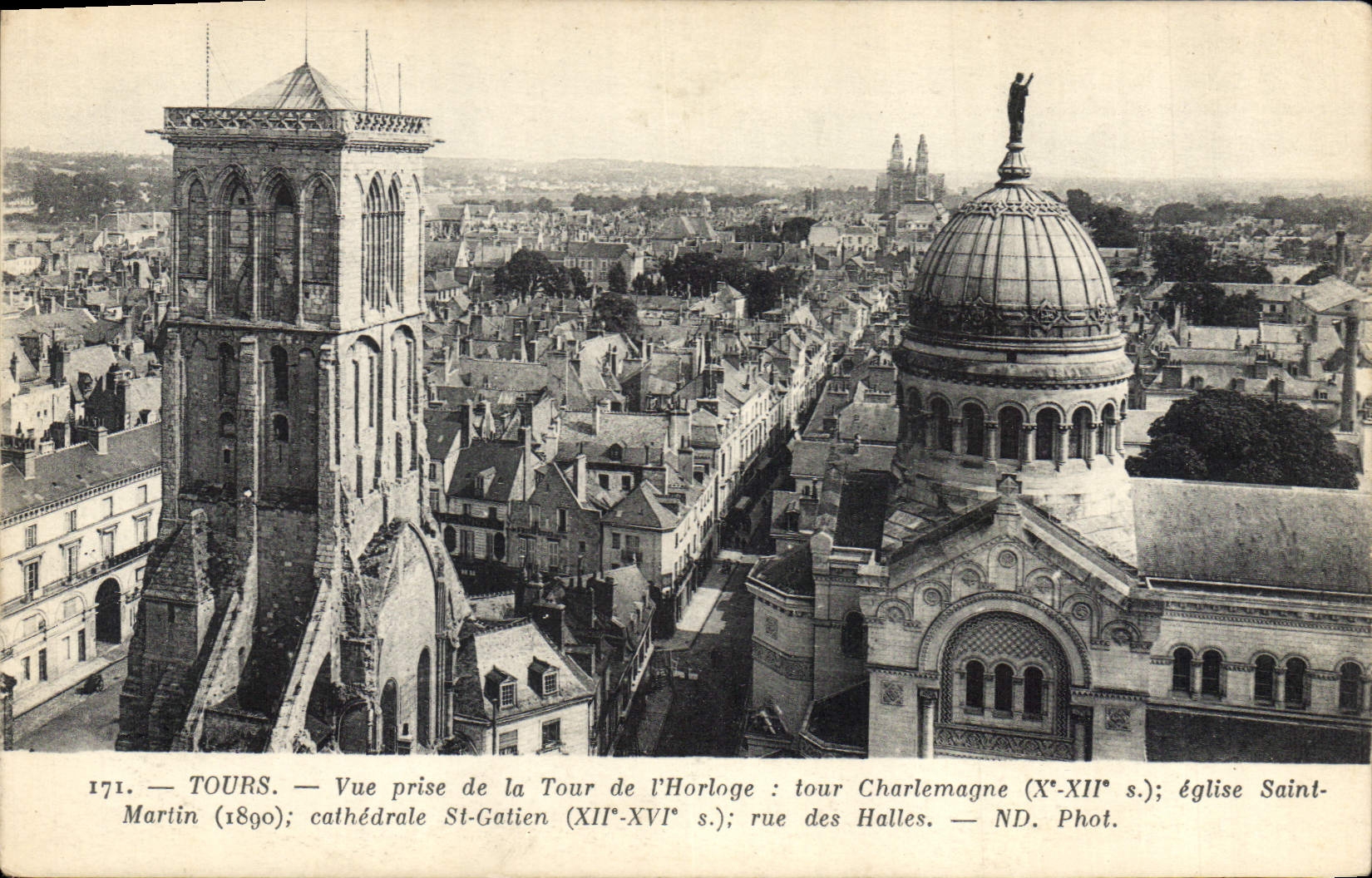 CPA Tours Vue prise de la Tour de l'Horloge tour Charlemagne eglise Saint Martin cathedrale St Gatie