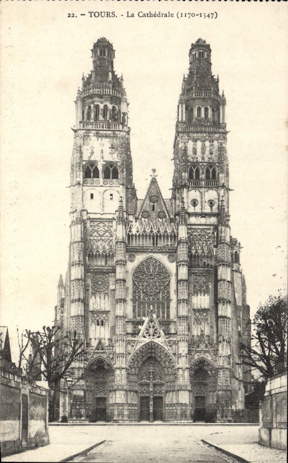 CPA Tours La Cathedrale 