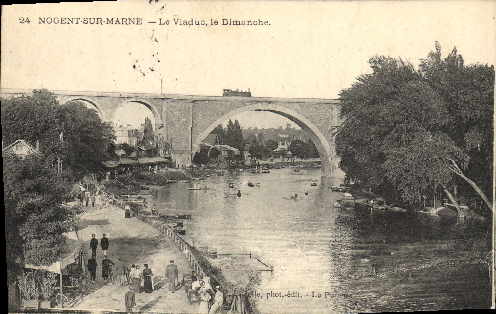 CPA Nogent sur Marne le Viaduc le Dimanche Train