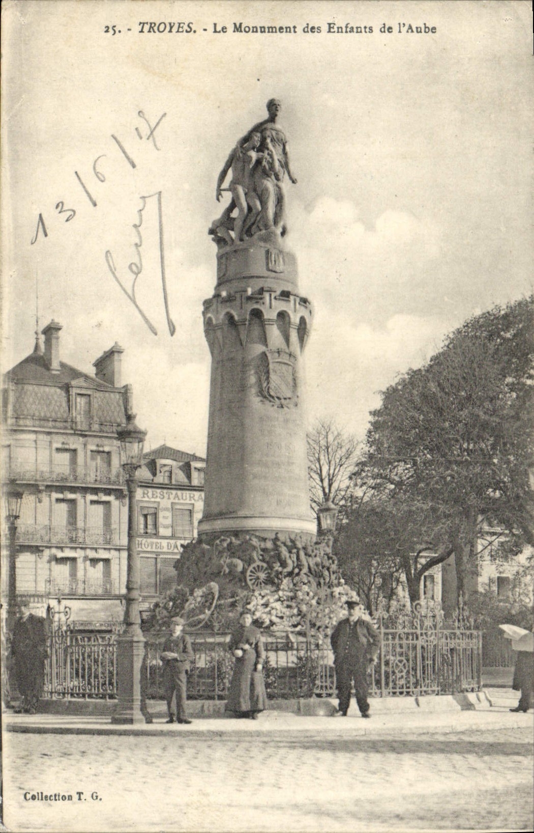 CPA Troyes le Monument des Enfants de l'Aube 