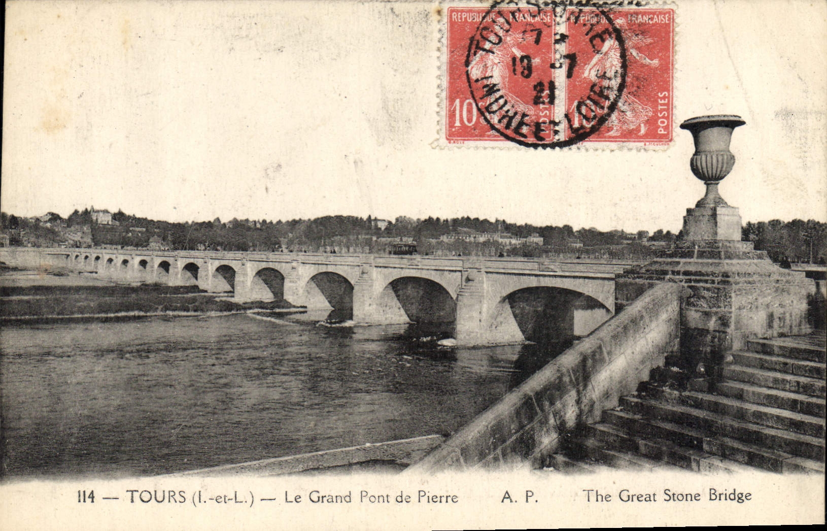 CPA Tours I et L le Grand Pont de Pierre 