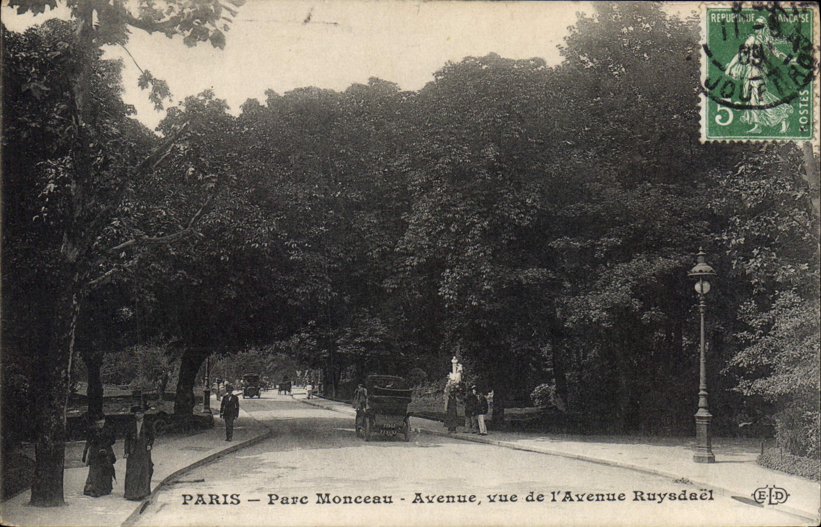 CPA Paris Parc Monceau Avenue vue de l'Avenue Ruysdael 
