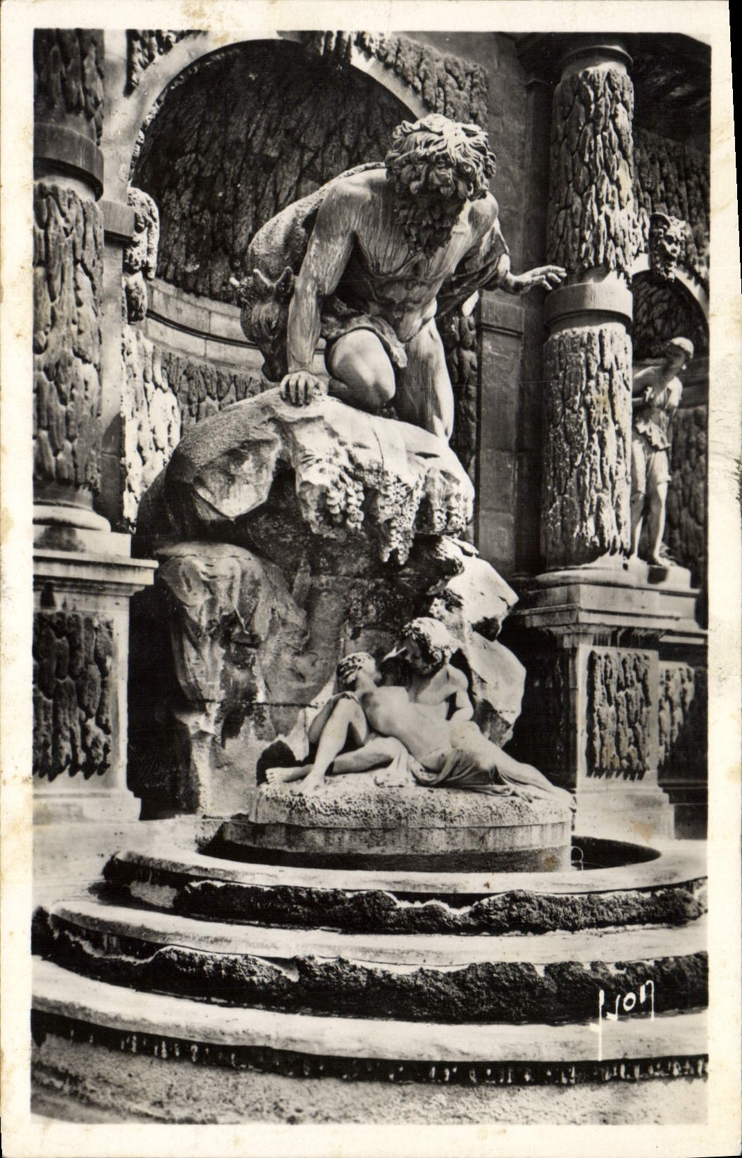 CPA Paris en Flanant la Fontaine Medicis