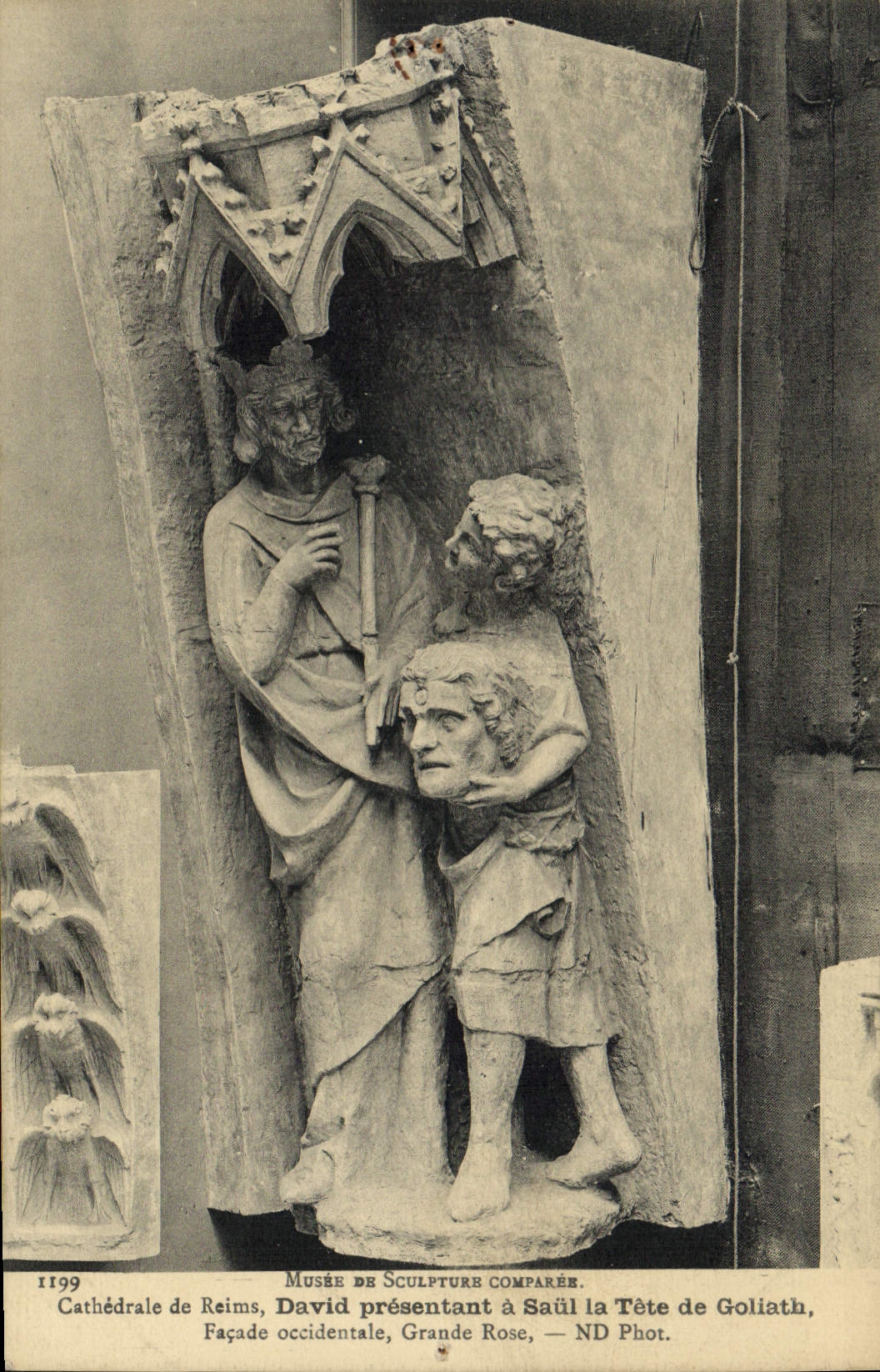 CPA Musee du Sculpture Comparee Cathedrale de Reims David presentant a Saul la Tete de Goliath Facad