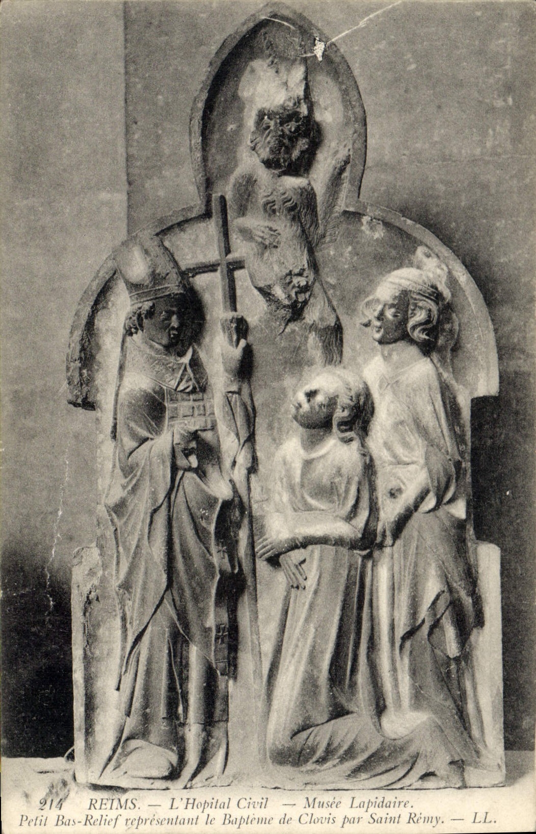 CPA Reims l'Hopital Civil Musee lapidaire Petit Bas Relief representant le Bapteme de Clavis par Sai