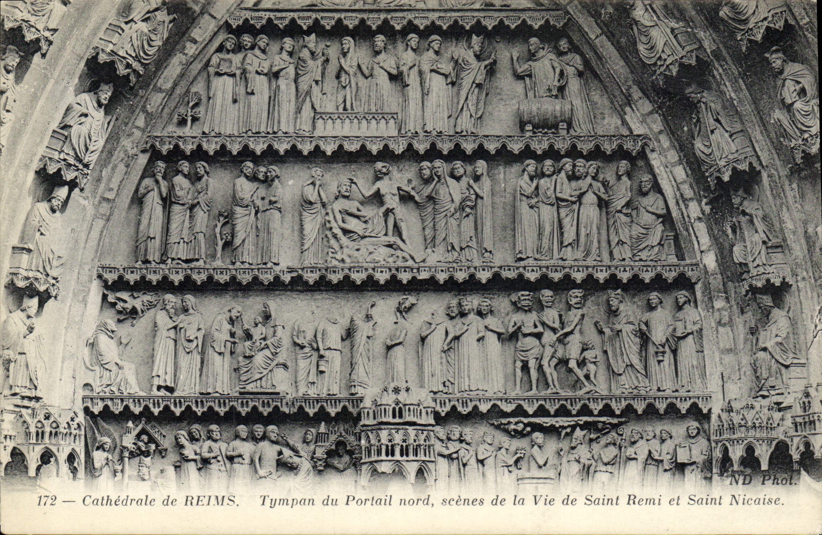 CPA Cathedrale de Reims Tympan du Portail nord scenes de la Vie de Saint Remi et Saint Nicaise