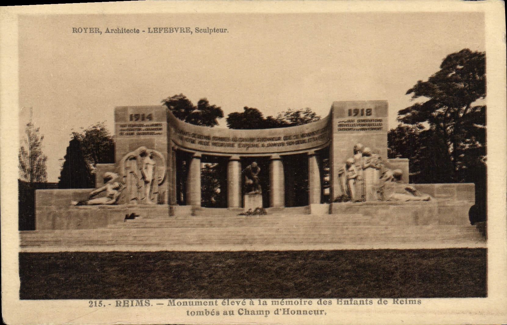 CPA Reims Monument eleve a la memoire des Enfants de Reims tombes au Champs d'Honneur