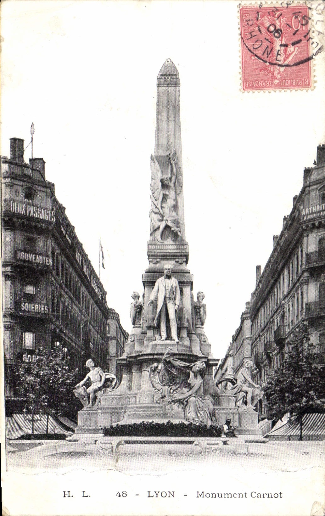 CPA Lyon Monument Carnot 