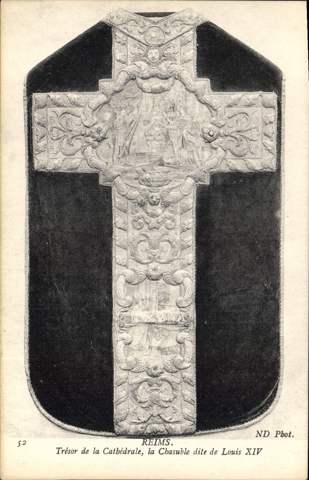 CPA Reims Tresor de la Cathedrale la Chasuble dite de Louis XIV