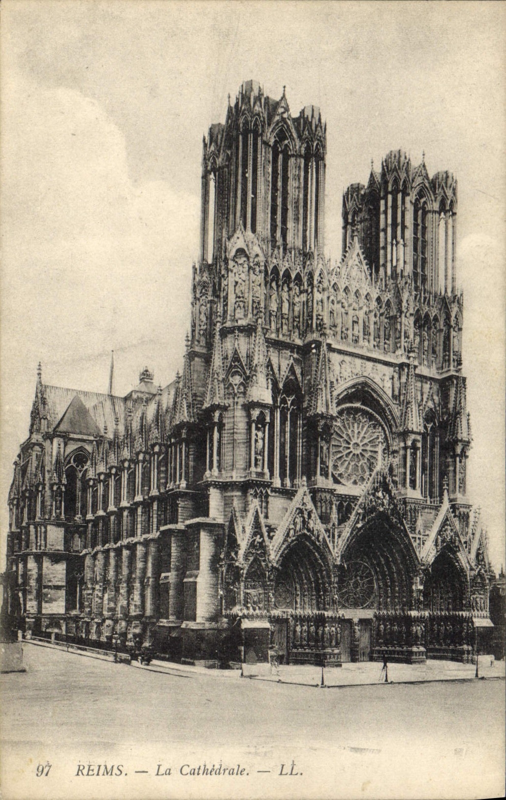 CPA Reims la Cathedrale 