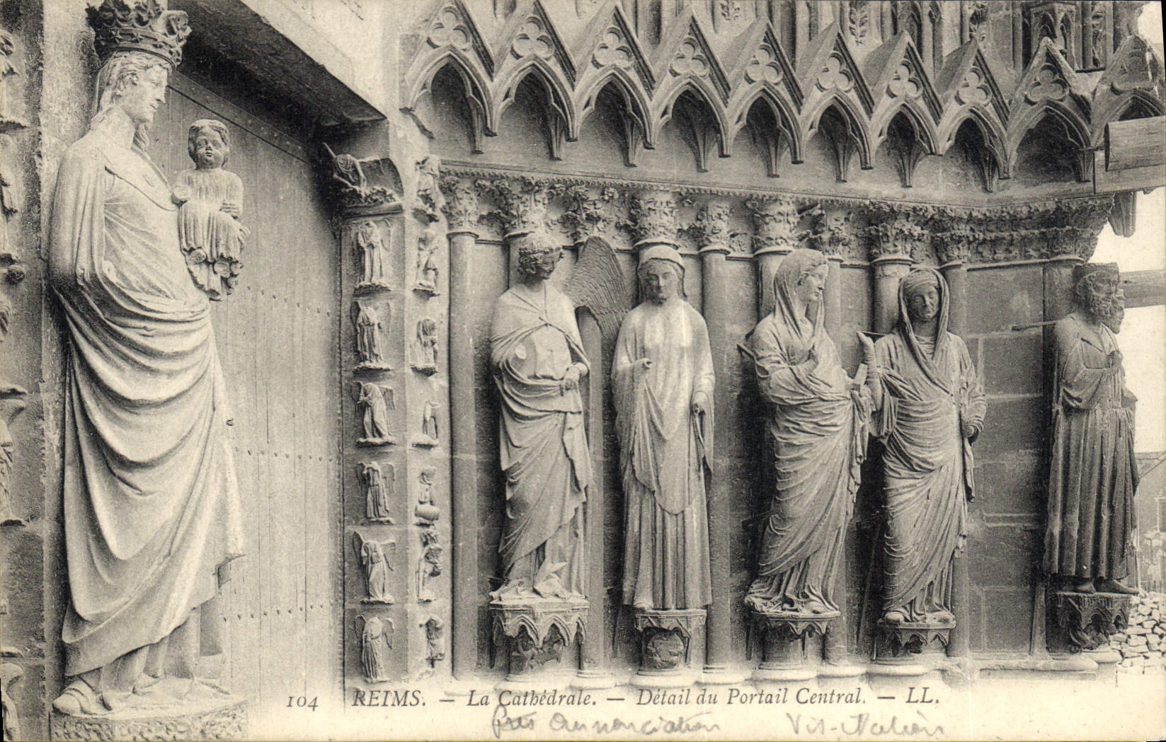 CPA Reims la Cathedrale Detail du Portail central