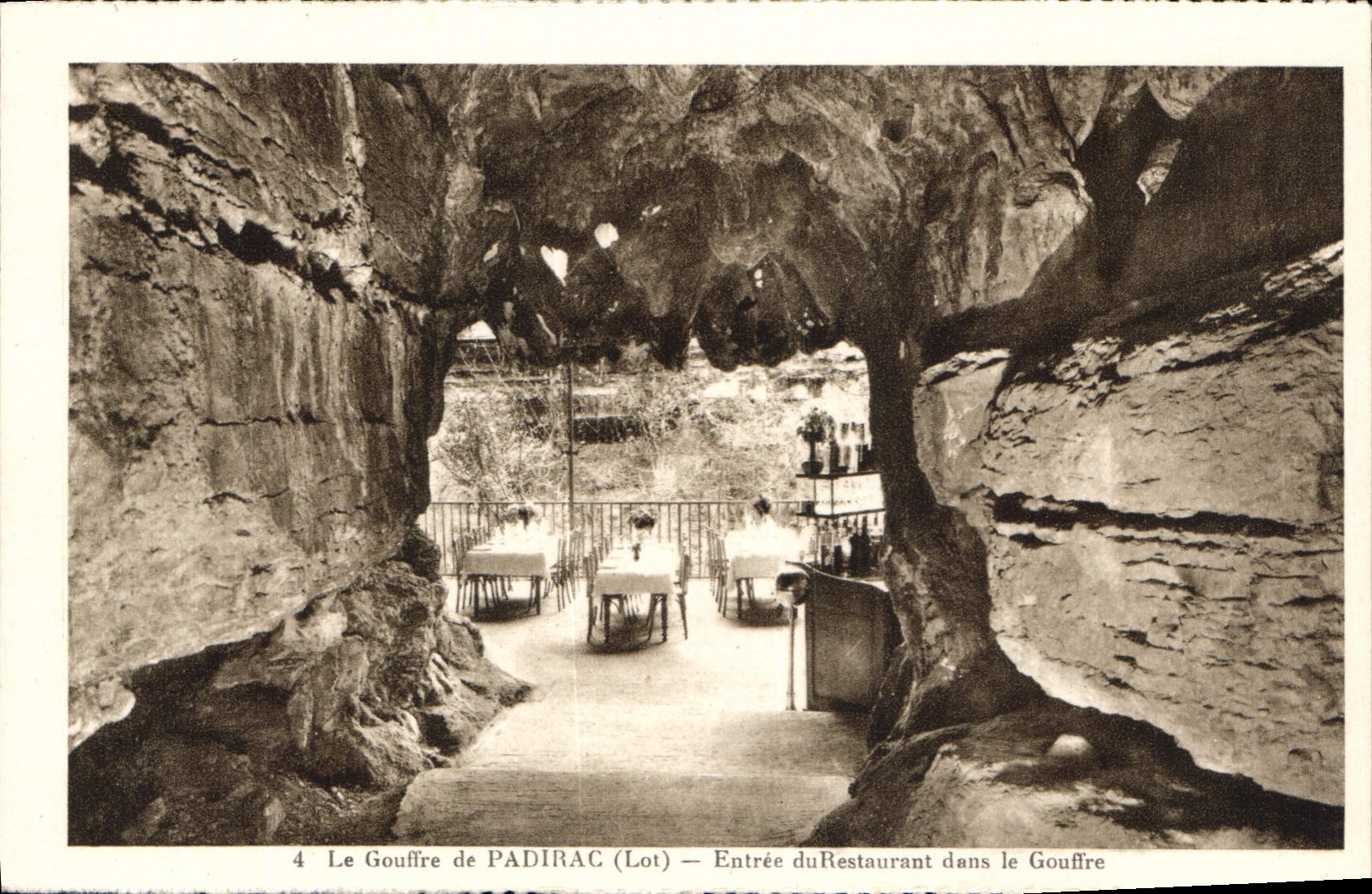 CPA Le Gouffre de Padirac Lot Entree du Restaurant dans le Gouffre